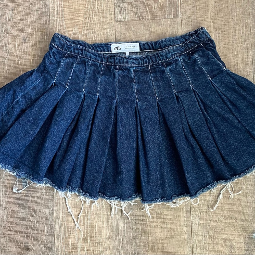 Zara Women's Pleated Denim Skirt